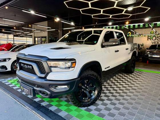 RAM 1500 5.7 V8 GASOLINA REBEL CD 4X4 AUTOMÁTICO